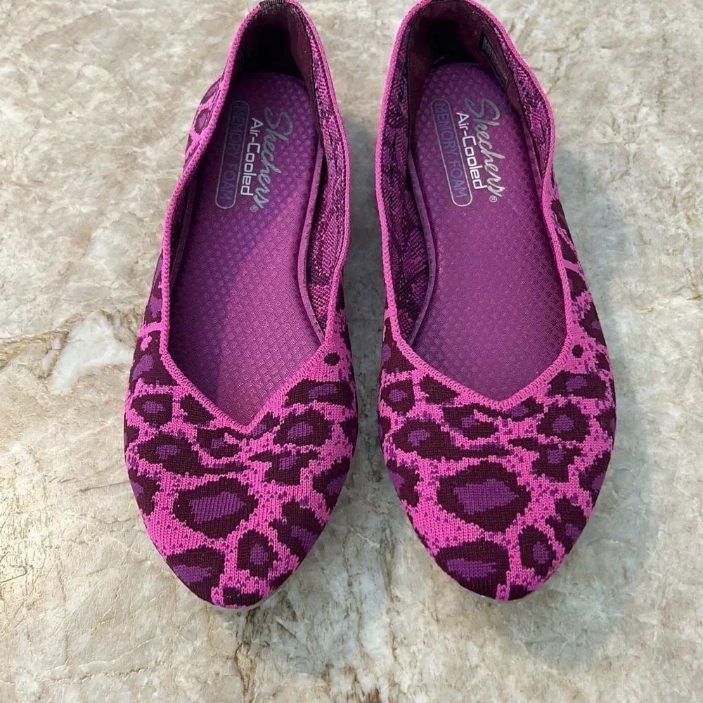 SKECHERS  Pink Animal Print Flats Size 8.5